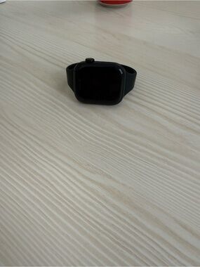 Apple Watch Series 10 GPS + Cellular 42mm (black aluminum)